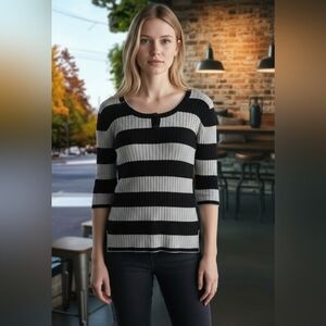 Women's Black/Gray Strip Stylish Short Sleeve Liz Claiborne Sweater Small EUC
